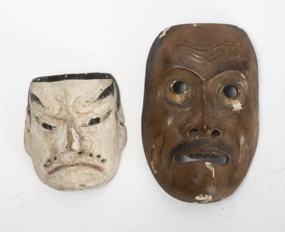 JAPON
Lot of two masks of the NÔ theater.

One...
