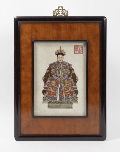 CHINE, XXème siècle
Two portraits of dignitaries.

Plates...
