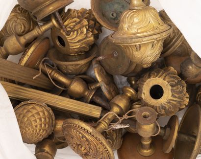 Lot of furnishing elements in bronze or metal,...