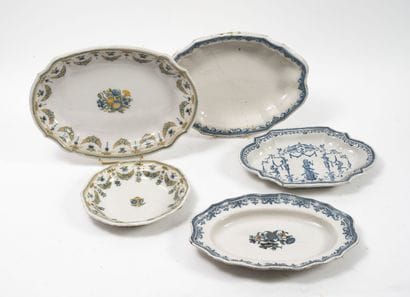 MOUSTIERS, XVIIIème siècle
Lot of 5 pieces...
