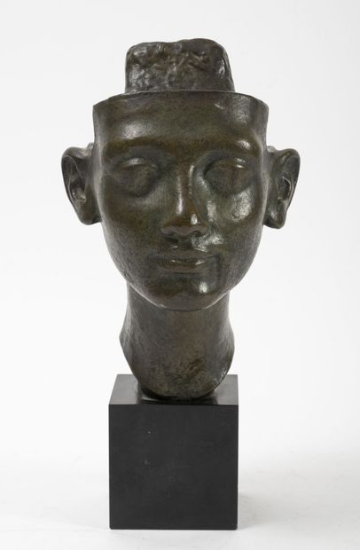 D'après l'Antique
After the head of Nefertiti...