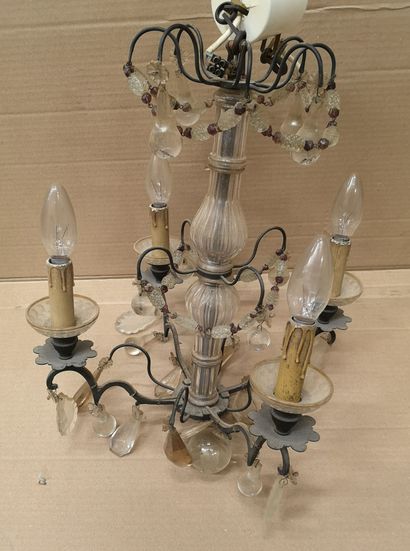Lustre cage à quatre bras de lumière en métal...
