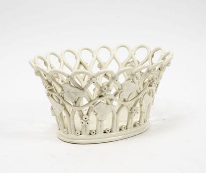 Langeais
Ceramic bowl with openwork, oval...