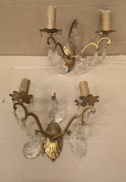Lustre cage à quatre bras de lumière en métal...