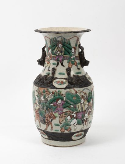 CHINE, XIXème-XXème siècles
Vase in baluster...