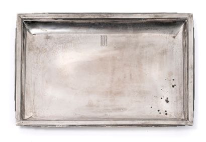 Jean E. PUIFORCAT (1897-1945)
Plat de service.
Modèle...