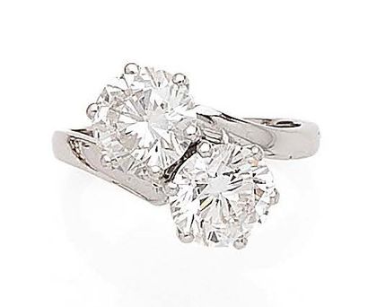 Beautiful Toi et Moi ring in white gold (750)...