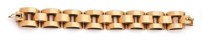 Bracelet type Tank articulé en or jaune (750)...