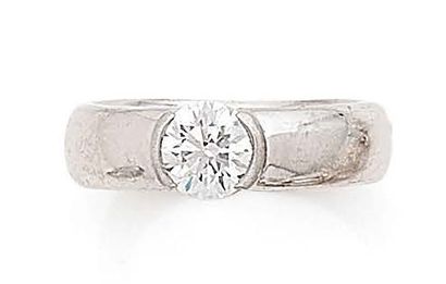 TIFFANY & Co
Platinum ring (min. 850) set...