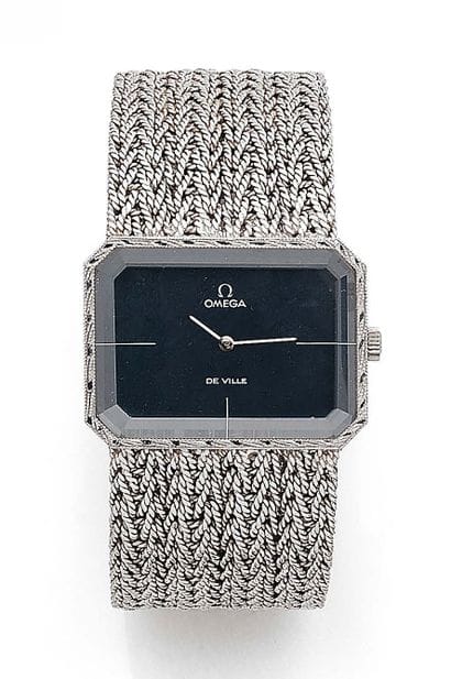 OMEGA, De Ville
Beautiful wristwatch in white...