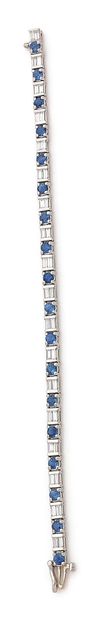 Elégant bracelet ligne en platine (min.850)...