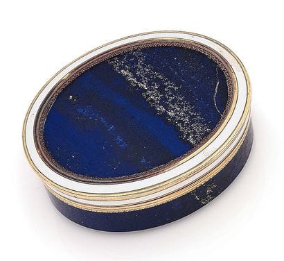 Oval snuff box in lapis lazuli, veined with...