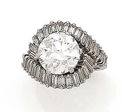 Bague tourbillon en platine (850) et or gris...