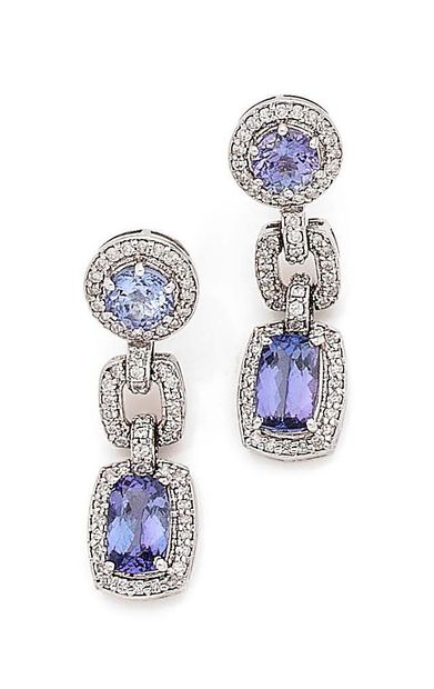 Elegant pair of earrings in white gold (750),...