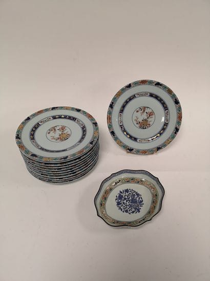 REYNAUD, Limoges
Lot in porcelain with celadon...