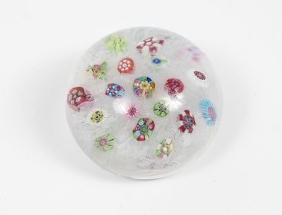 BACCARAT
Paperweight ball in colorless crystal...
