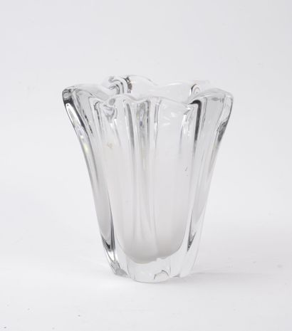 DAUM, France
Colorless crystal vase of free...