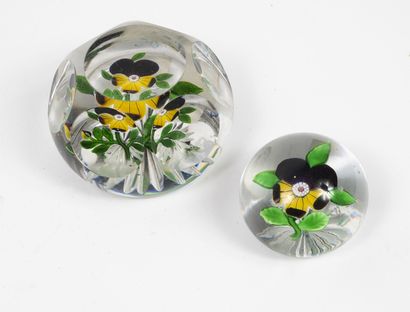 BACCARAT (?)
Two paperweights in colorless...