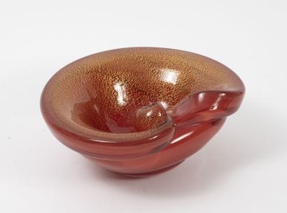 MURANO
Ashtray of free form.

In glass with...