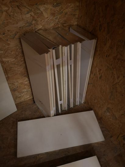 MOBILIER INTERNATIONAL
Wall-mounted bookcase...