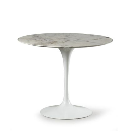Eero Saarinen (1910-1961)
Dining room table...