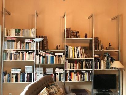 MOBILIER INTERNATIONAL
Wall-mounted bookcase...