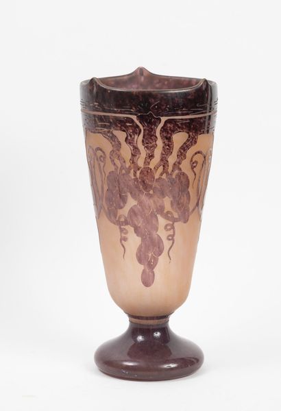 LE VERRE FRANÇAIS
Flared vase on pedestal,...