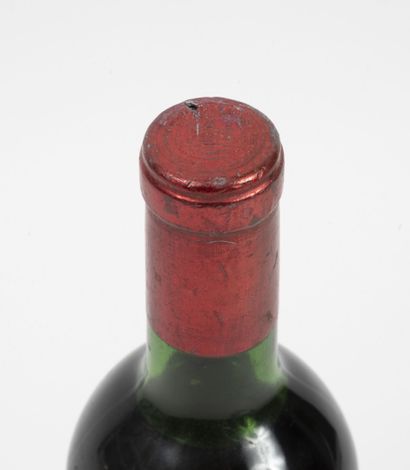 PETRUS
1 bottle, 1971.

Pomerol.

Good level,...
