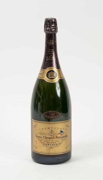 VEUVE CLICQUOT PONSARDIN
A magnum, 1988.

Good...