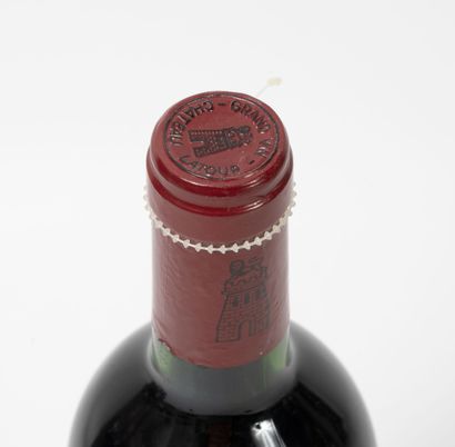 CHÂTEAU LATOUR
1 bottle, 1985.

GCC1 Pauillac.

Good...