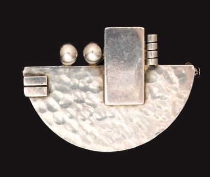J.DESPRES (1889-1980) Belle broche en argent...