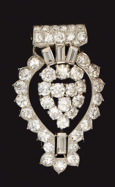 CARTIER Paris Broche ajourée en or et platine,...