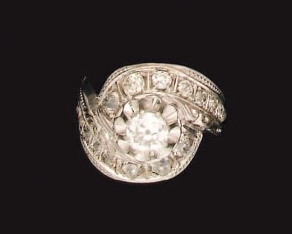 Bague tourbillon en platine et or gris, sertie...