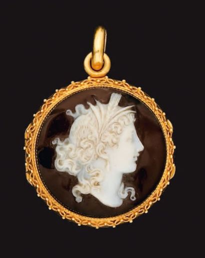 Pendentif médaillon camée agate « Profil...