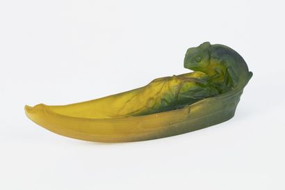 D'après un modèle de Daum
Vide-poche en forme...
