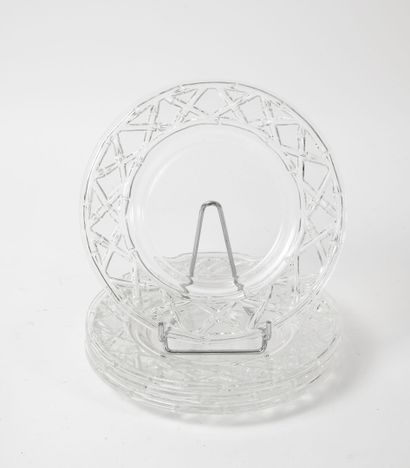 TIFFANY & CO
Huit assiettes en verre moulé...