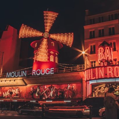 Soirée Dîner Spectacle au Moulin Rouge pour...
