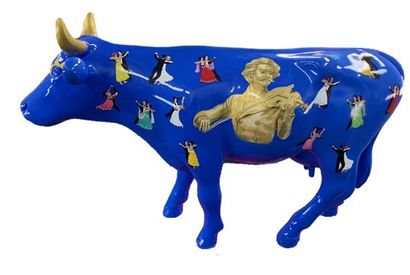 Une sculpture vache 
50 million people in...