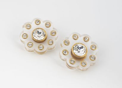 CHANEL
Paire de clips d'oreilles stylisant...