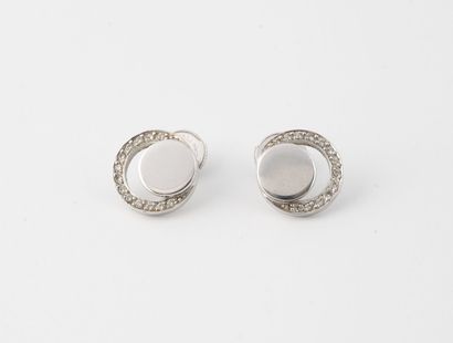 DINH VAN, Ombre de Lune
Paire de puces d'oreilles...