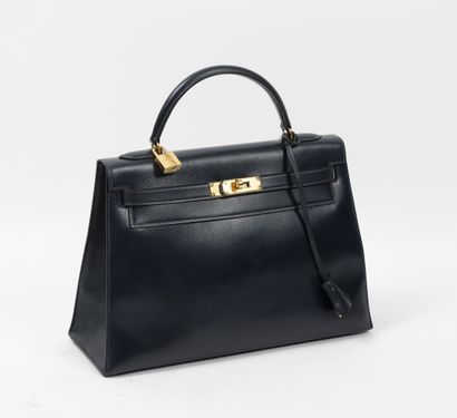 HERMES Paris
Sac Kelly sellier 32 cm en veau...