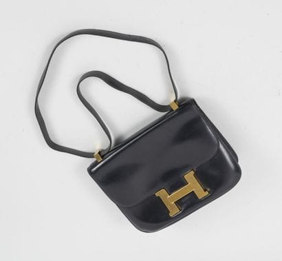 HERMES, Paris
Sac Constance en veau box bleu...