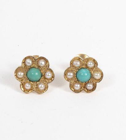 Paire de clous d'oreilles en or jaune (750)...