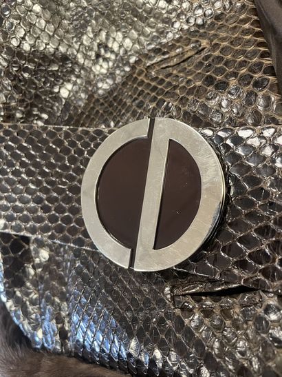 Christian DIOR
Manteau long en python (pré-Convention)...