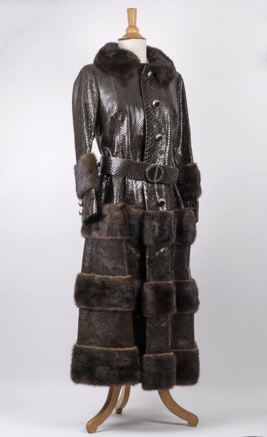 Christian DIOR
Manteau long en python (pré-Convention)...