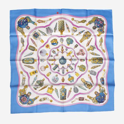 HERMES, Paris
Carré en twill de soie imprimée...