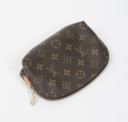 Louis VUITTON, Paris
Petite trousse en toile...