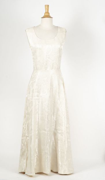 GRES
Belle robe sans manche en soie damassée...