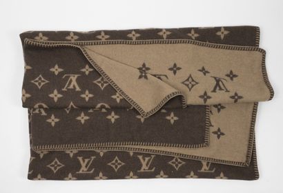 Louis VUITTON
Grand plaid en laine (90%)...