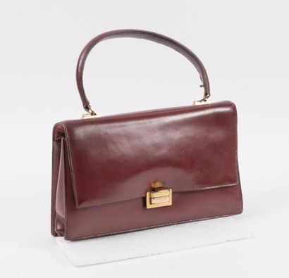 HERMES, Paris
Sac à main à rabat en veau...